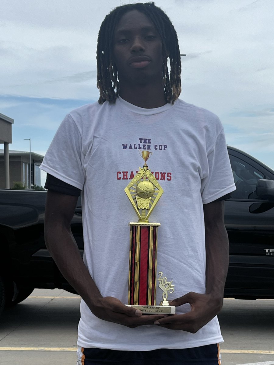 Glad to be recognized and rewarded for playing the game the way it’s meant to be played. #MVP #workthatworks #silentwork <a href="/_AsianSensation/">Andrew Nguyen Player Development</a> <a href="/NewWave_Academy/">New Wave Academy</a> <a href="/QuestD_0/">Quest Dargins 🏀 Blessed To Ball🙏🏾</a> <a href="/CoachK_Stram12/">Kyle Stramara</a> <a href="/CoachByronSmith/">Byron Smith</a> <a href="/FYNALLSTARS/">Cee Gaines</a> <a href="/CoachR_Allen/">R.J. Allen</a> <a href="/CoachSampsonUH/">Coach Kelvin Sampson</a> <a href="/djones8301/">Doug Jones</a>