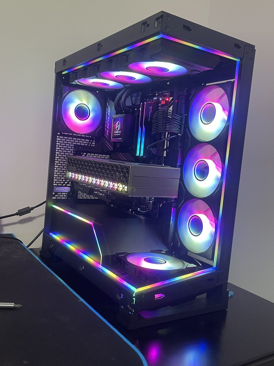 KibaGD's tweet image. RGB puke goes crazy 🔥🔥