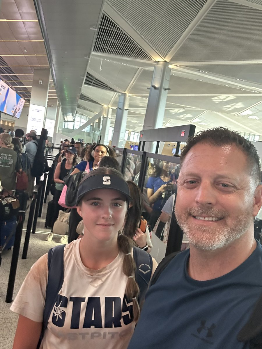 Not sure this is what Coach Rachel had in mind when she said to wear your gear when you travel….luckily made the ✈️ just in time.  Can’t wait to play in Colorado this week.
@StarsNatHanni 
<a href="/CompleteGame/">Rob Crews</a> 
<a href="/starsnationalfp/">Stars Organization</a> 
<a href="/stars_FPNJ/">NJStarsFastpitch</a>