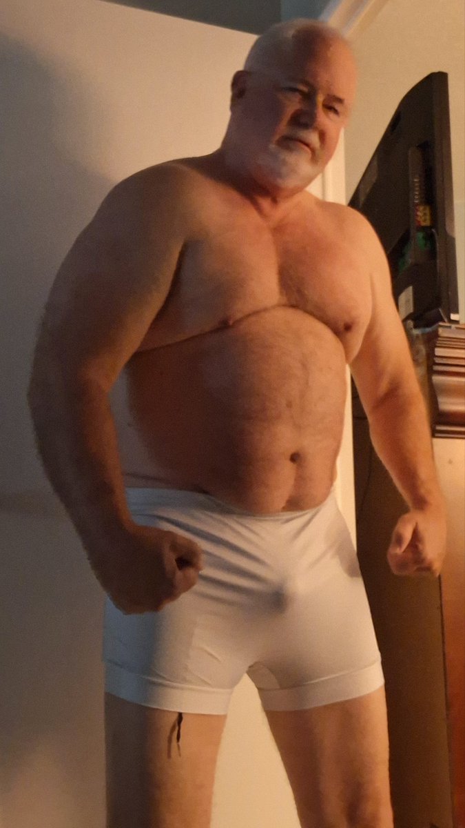 bmaxbear's tweet image. come see some hot daddy on daddy action  as well as massages,  naked flexing, posing and more!! onlyfans.com/brutebear23 or try justfor.fans/brutebear23