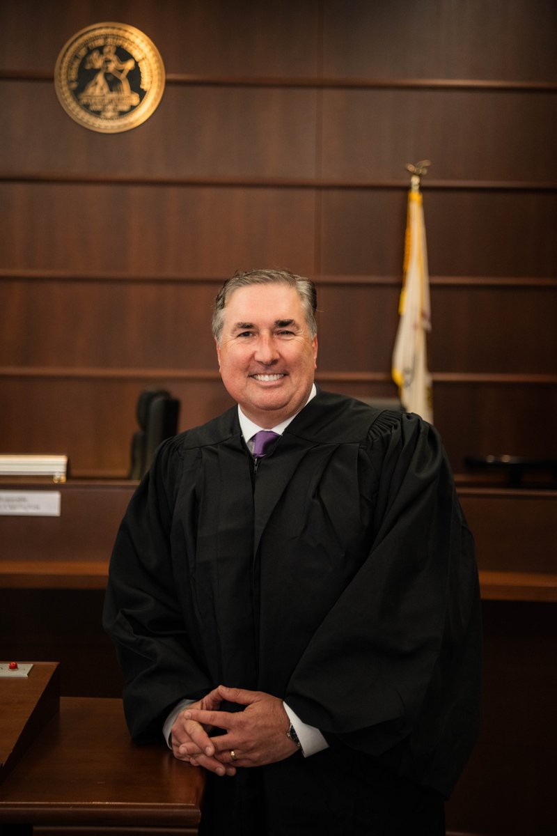 mike_cabonargi's tweet image. Big news ! I was sworn in recently as a Judge of the Circuit Court of Cook County ! I'm honored to continue to serve and to ensure equal access to justice for all. So excited Erin, Will and Jack were there, as well as Senator Durbin and many other mentors and friends.