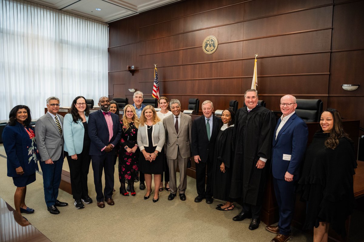 mike_cabonargi's tweet image. Big news ! I was sworn in recently as a Judge of the Circuit Court of Cook County ! I'm honored to continue to serve and to ensure equal access to justice for all. So excited Erin, Will and Jack were there, as well as Senator Durbin and many other mentors and friends.