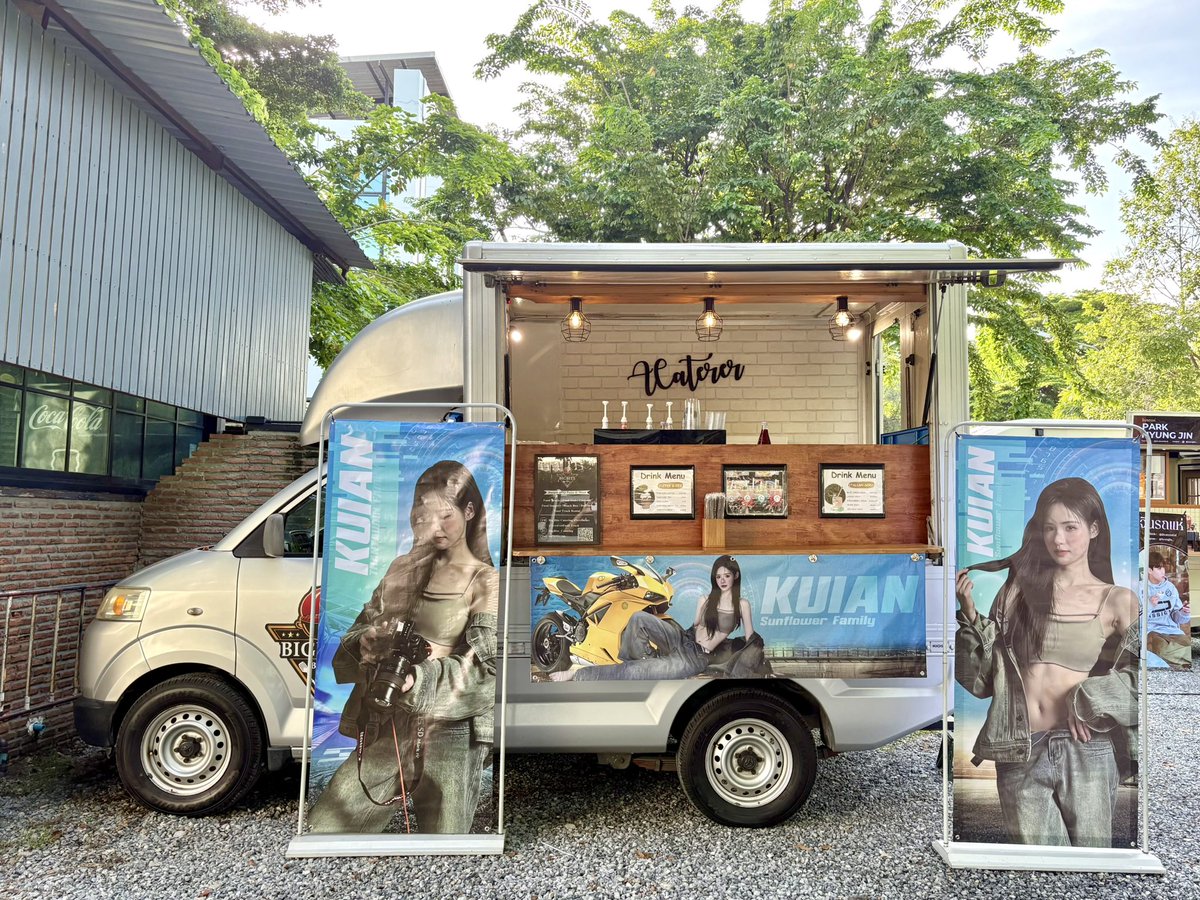 bigbitehouse's tweet image. ภาพงาน Food support K. #Kuian ณ กองถ่าย MV ฝากเพลงถึงกิ๊ก เบลฐาขนิษ
🚩 Supported by ด้อมทานตะวัน 🌻
🙏🏼 #BigBiteCatering ขอบคุณที่ใช้บริการ 

#foodtruckthailand​ #foodsupportthailand #foodtruckcatering #ขุยอัน #เบลฐาขนิษ #ฐาขนิษ #ฝากเพลงถึงกิ๊ก #ก้องห้วยไร่ #เข้มหัสวีร์ #จินรถแห่