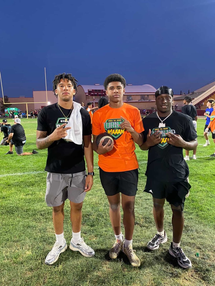 Coach Weev (@coachweev_goat) on Twitter photo Nice turn out tonight in the high desert s/o to the haters 👍🏾Thank u <a href="/_UnderTheRadar_/">UnderTheRadar</a> <a href="/BarstowFTBL/">Barstow Football</a> Nice turn out tonight in the high desert s/o to the haters 👍🏾Thank u <a href="/_UnderTheRadar_/">UnderTheRadar</a> <a href="/BarstowFTBL/">Barstow Football</a>