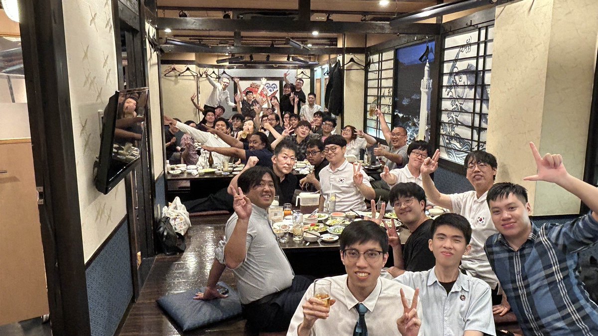 MahjongIsFun's tweet photo. [Recap] APRC 2025 after-party

I hope we’ll meet again at the next tournament 🥳 The players from HRMC will do their best to play even better! Let’s make Riichi Mahjong a true mind sport 🀄️

#麻雀 #Mahjong #Tokyo #Vietnam https://t.co/hEEEi7QRdK
