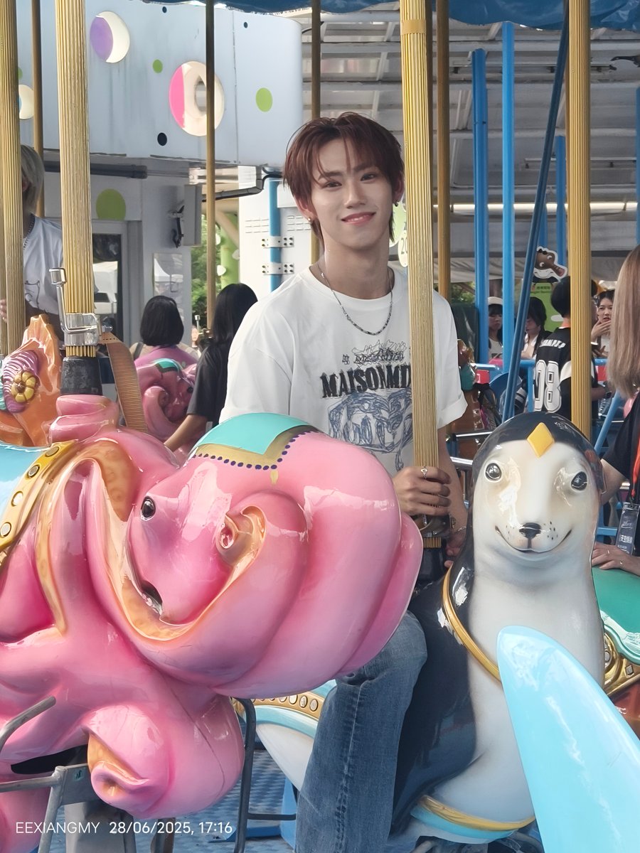 EexiangMY's tweet photo. 2/Exxi at Taipei Children's Amusement Park
臺北市立兒童新樂園

#EXXI #EEXIANG #SEVENTOEIGHT https://t.co/JvZPLZyLWd