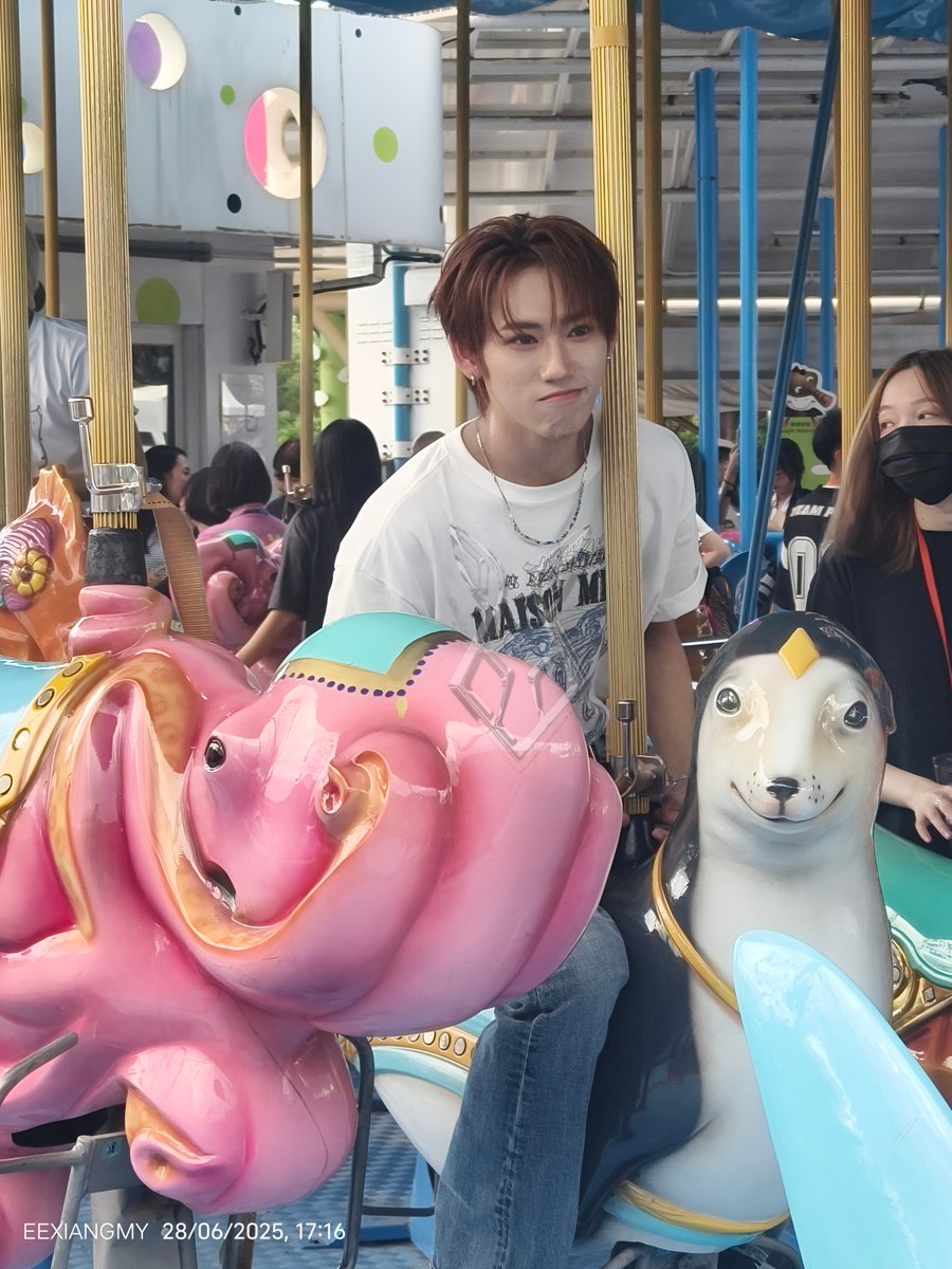 EexiangMY's tweet photo. 2/Exxi at Taipei Children's Amusement Park
臺北市立兒童新樂園

#EXXI #EEXIANG #SEVENTOEIGHT https://t.co/JvZPLZyLWd