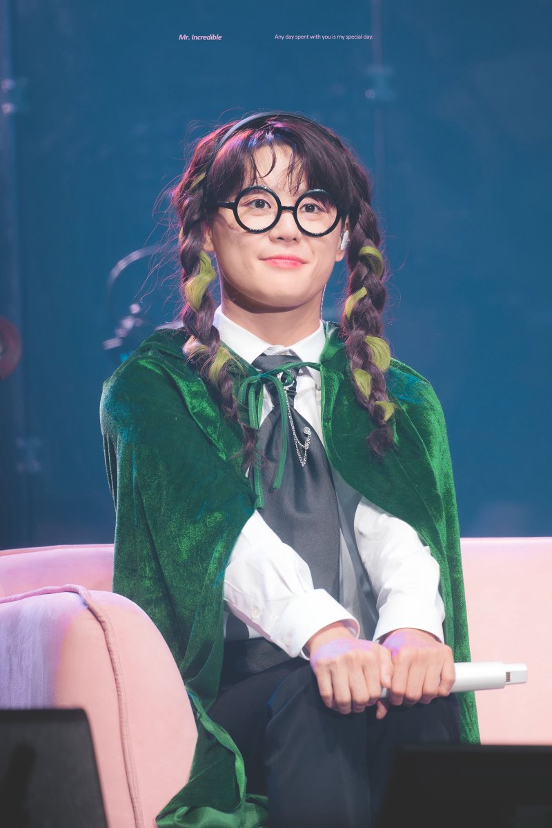 이렇게 깜찍이 오잉또잉 표정을 하고서는

╭ ◜◝ ͡ ◜◝ ͡  ◜◝ ╮
     왜 안 끝나지..
╰ ◟◞ ͜  ◟ ͜   ◟◞ ╯
                     O
                       °.