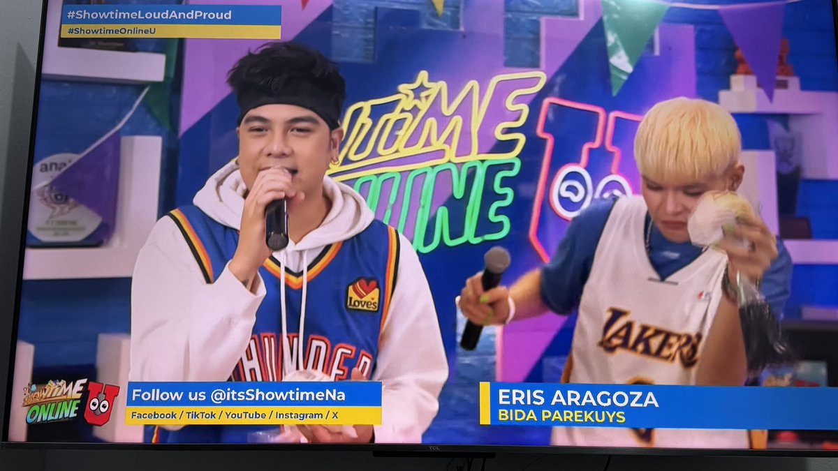 ecgatchie's tweet photo. #BarangayShowtime
Maganda na naman ang umaga ko pag may @itsShowtimeNa watching here in Riyadh, Saudi Arabia... HAPPY BIRTHDAY TO MY SISTER FATIMA GATCHALIAN!
Love ❤️ Love 💕 Love 💗 SOU Hosts!! ❤️💚💙 https://t.co/JjKpphjWtS