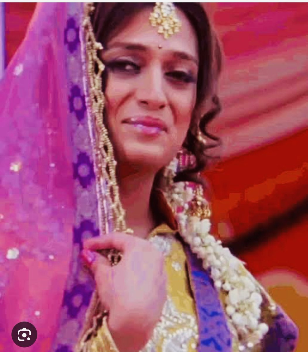SHE IS OUR NEXT HEROINE IN OUR FORTHCOMING FILM UNDER MUKTA ARTS 🎥
A Classic beauty 🌸
Can u guess the name of this BEAUTIFUL GIRL ? 
Please do write 🤗

@muktaartsltd @muktaa2cinemas @whistling_woods