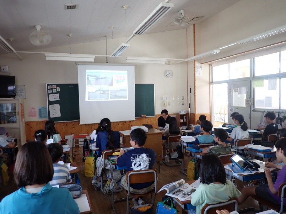 新町第一小学校５年生に防災出前講座を実施しました。洪水の怖さや避難行動計画（マイ・タイムライン）について知ってもらいました。普段からの避難の備えにより洪水災害による逃げ遅れゼロを目指しましょう！ 
#新町第一小学校 #マイタイムライン #防災出前講座 #避難行動計画