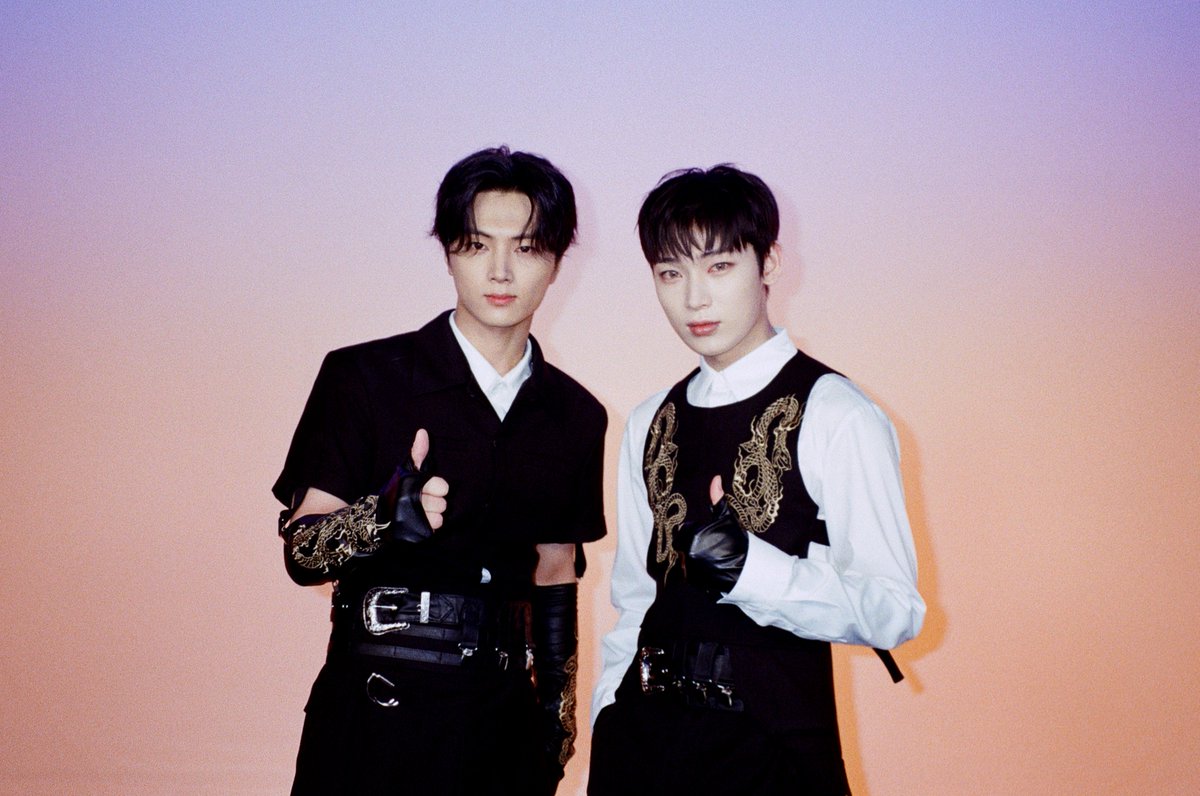 필름카메라로 기록한 6월의 추억📸 7월에도 쭈욱 엠투와 함께해요❣ #6월의엠투 #M2film #릴레이댄스 #ENHYPEN #엔하이픈 <a href="/ENHYPEN/">ENHYPEN OFFICIAL</a>