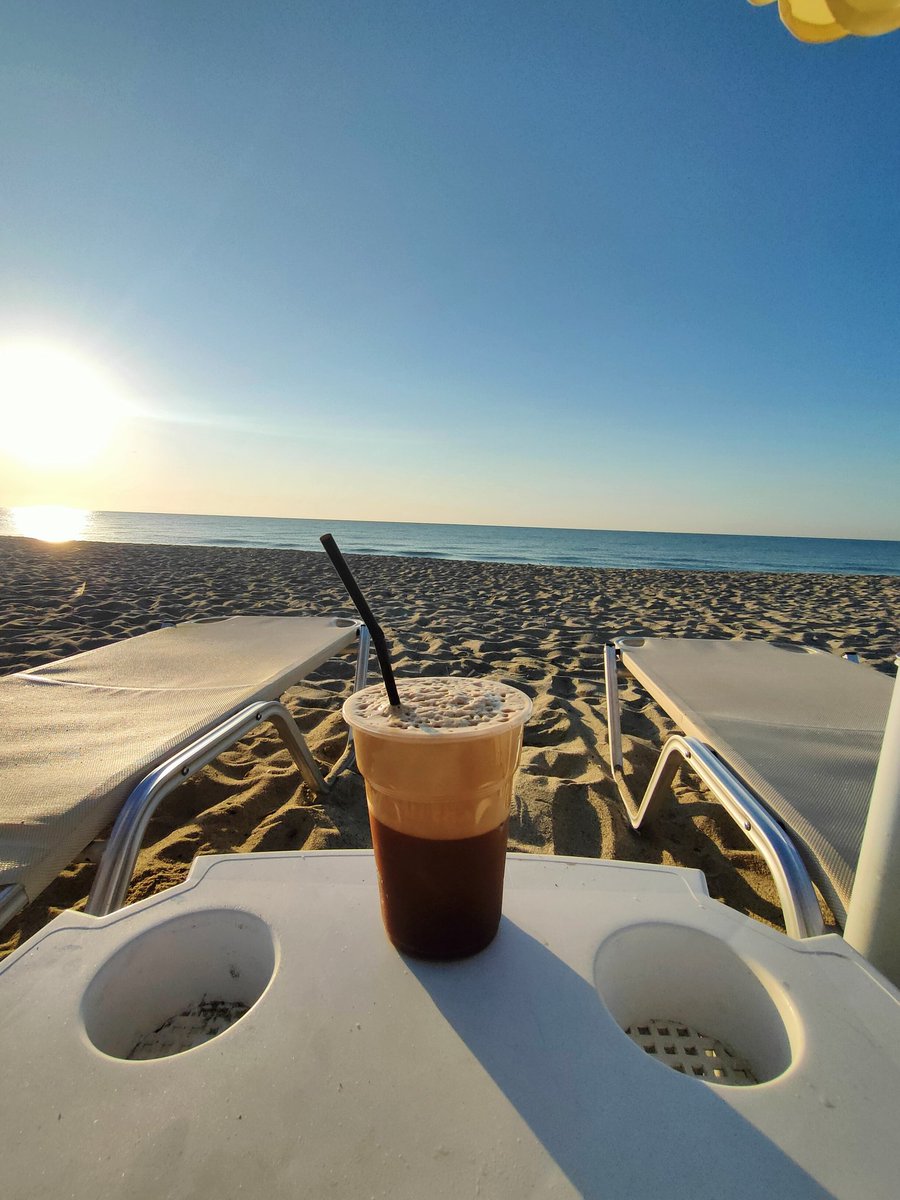 2013Georgiadis's tweet photo. Καλημέρα, καλή εβδομάδα. 😎☀️🧋⛱️🇬🇷 #καλημέρα #παραλία #παραλιακατερινης #κατερίνη #καλοκαιρι #φραπέ #goodmorning #paralia #paraliakaterini #summer #sumertime☀️ #frappe #icedcoffee #greece🇬🇷 https://t.co/WsWVmfvw1T
