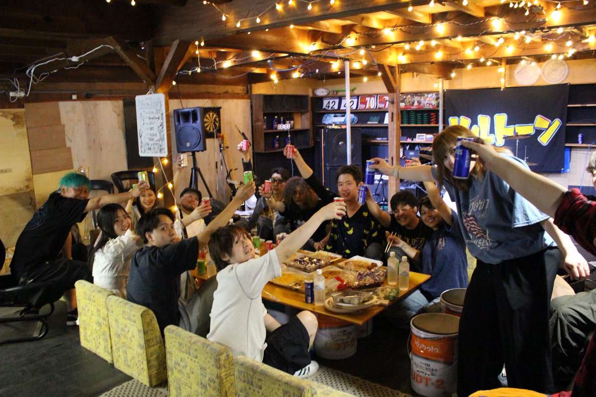 BAIKIRUT0's tweet image. 遅くなりましたがプランターライブvo.2
出演者の皆様、お越しいただいた方々本当にありがとうございました!
前回イベントしてから改善点や機材買い替え行い、より良いステージ作りができたかなと☺️
また色んなバンドなど少しずつ繋がりを増やしていって、実りあるイベントにしていこうと思います💫