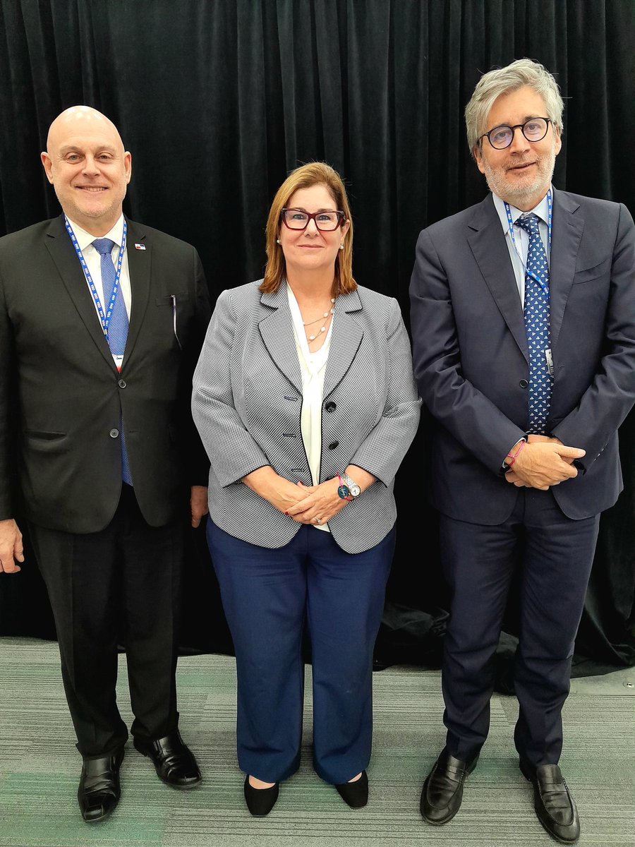 Carlos Guevara Mann (@guevaramann) on Twitter photo Al margen de la Asamblea General de <a href="/OEA_oficial/">OEA</a>, conversé con la presidenta de la <a href="/CorteIDH/">Corte Interamericana de Derechos Humanos</a>, Nancy Hernández y el secretario, Pablo Saavedra. Reiteré el apoyo al Sistema Interamericano de Derechos Humanos y la invitación a sesionar en nuestro país.
<a href="/CancilleriaPma/">Cancillería de Panamá</a>
<a href="/radioanconpa/">Radio Ancón</a> Al margen de la Asamblea General de <a href="/OEA_oficial/">OEA</a>, conversé con la presidenta de la <a href="/CorteIDH/">Corte Interamericana de Derechos Humanos</a>, Nancy Hernández y el secretario, Pablo Saavedra. Reiteré el apoyo al Sistema Interamericano de Derechos Humanos y la invitación a sesionar en nuestro país.
<a href="/CancilleriaPma/">Cancillería de Panamá</a>
<a href="/radioanconpa/">Radio Ancón</a>