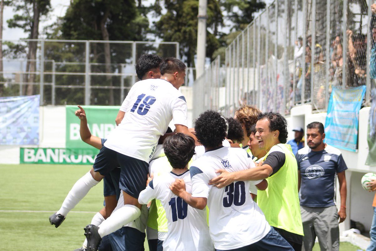 futbolusac's tweet photo. 🔵🔥 ¡Ah que fecha tan importante para el fútbol guatemalteco el 29 de junio! 

✅ Clasificación a semifinales Copa Oro 2025
✅ Clasificación al Mundial Sub-20 en 2022
✅ Ascenso de la Universidad de Tercera a Segunda División 💪🏽⚽️

¡Feliz noche! https://t.co/uZbUozte8t