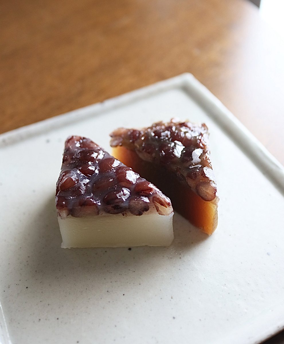 6月30日は「夏越の祓」の日💫
半年分の厄を祓い、無病息災を願う行事とされています。
京都ではこの日に和菓子「水無月」を食べる習慣があり、お店ごとに個性があるので、食べ比べが楽しいです😋🫘
#YAP #YAP浪華