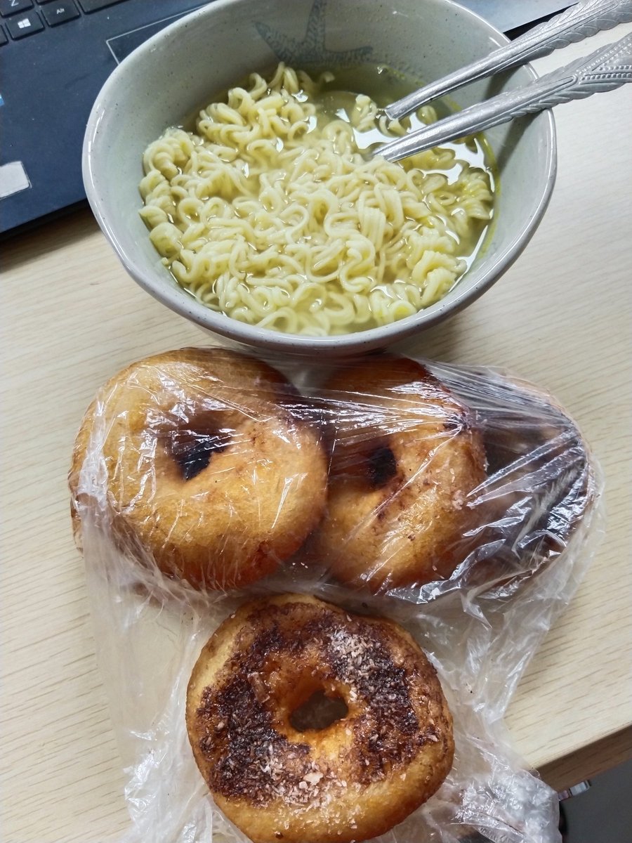 Lenz0819's tweet image. Hindi ko rin alam kung hapay ngay, but I’ve been eating non-stop today! 😂
Just had lunch, and now I’m munching on donuts and noodles.😋🤩
I swear, I’m a certified glutton at this point! 🐷🍩
#SendHelpOrSnacks