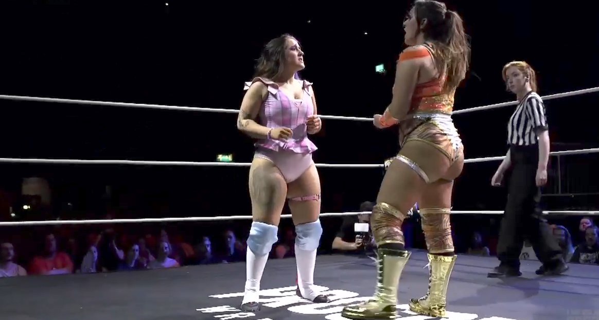 NVhowlingWolves's tweet image. #Chapter181

 The Iron 👑 @alexxisfalcon  vs 
 @deffonothollie Hollie Barlow ✨️

 Simply Brilliant Bout between 
 these 2,Alexxis getting the 
 Victory in hopefully the 1st of 
 many matches between these 2!

@rhio_wrestler congratulates Iron👑
📸 @ThisIs_Progress on TrillerTV