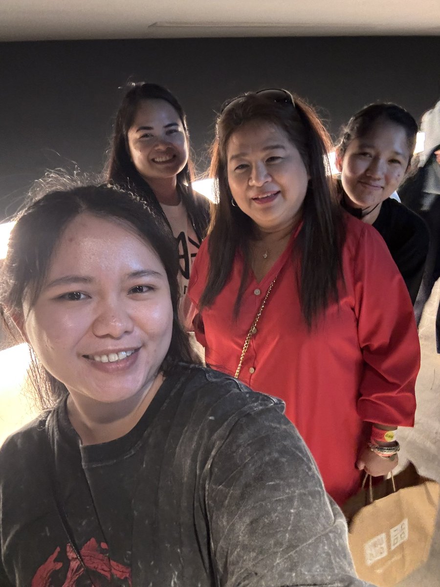 iamjoyaaaaa's tweet photo. Sawmakses sa mga tita. Nice to see you po in person 😍

SB19 FIRES UP TAIPEI 
#SB19 @SB19Official
#SaWWorldTourTaipei #SimulaAtWakas https://t.co/Q3ASQdJDCo