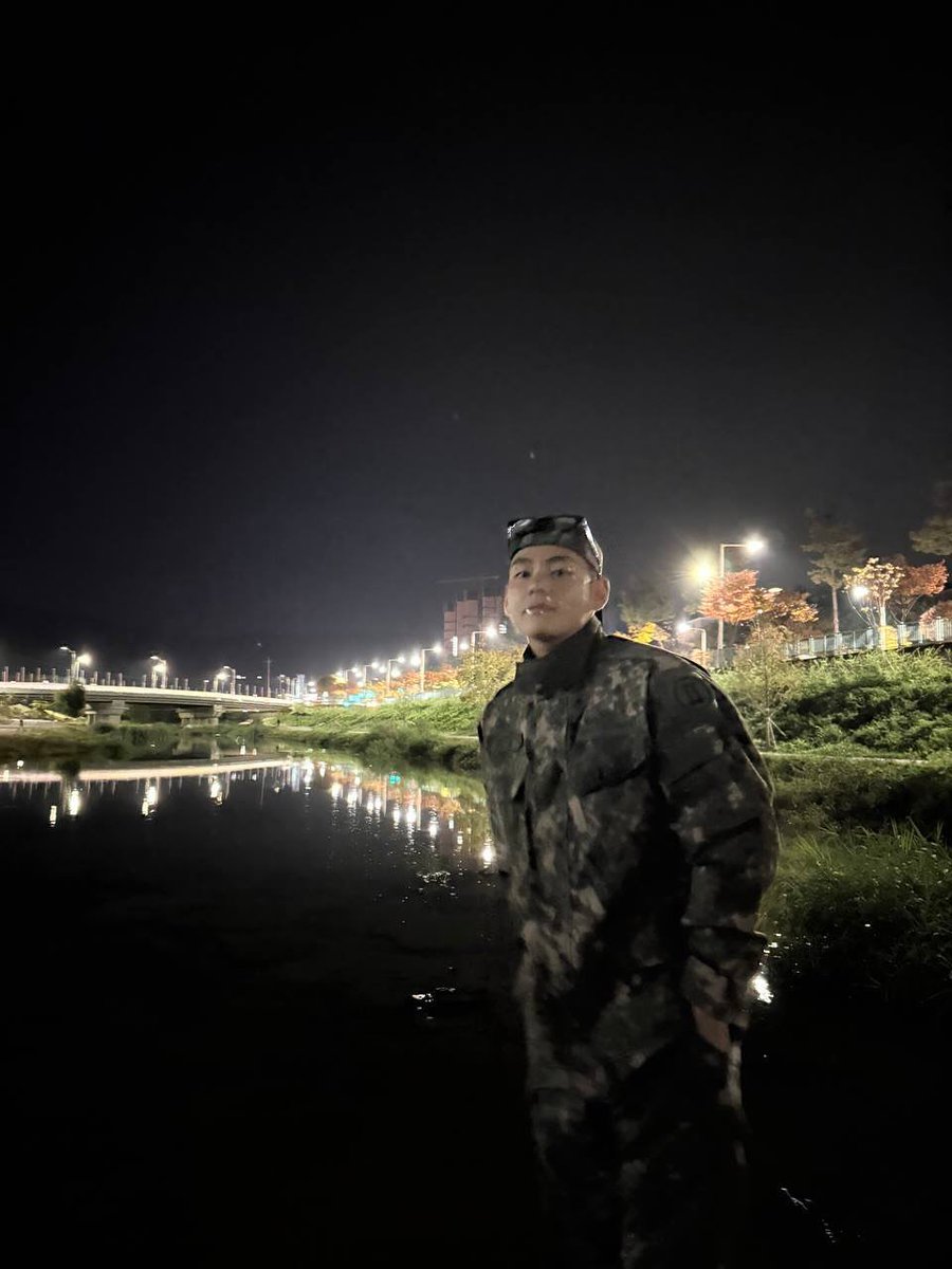 thvlogics's tweet image. 