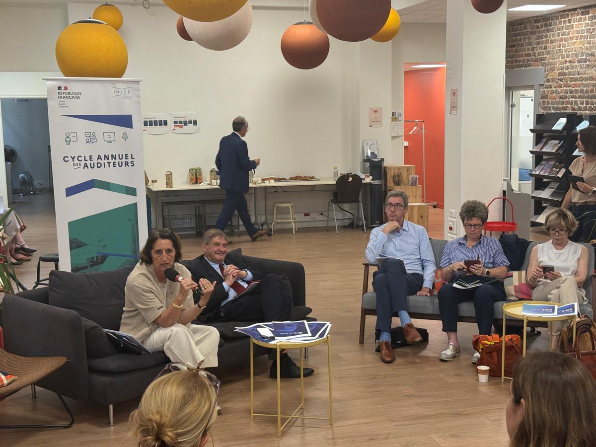 AgnesCarel76's tweet image. #Oser c’est agir,
#Agir c’est oser,
« OSER AGIR » c’est le titre du rapport des auditrices et auditeurs du cycle @Ih2ef- résultat d’une réflexion collégiale, pluridisciplinaire et interprofessionnelle, remis aux ministres Elisabeth Borne, 
• @Philippe Baptiste, en charge de