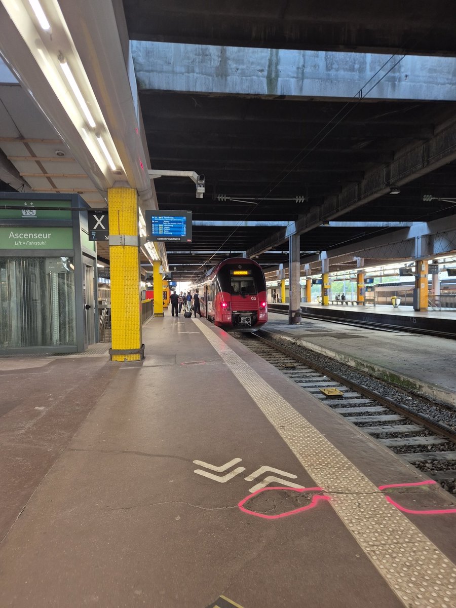 Colonel Amanullah (@terkitchen) on Twitter photo Salut à toi ô voyageur <a href="/TERNancyMetzLux/">TER Nancy-Metz-Lux</a> ... et voilà, encore et toujours des problèmes ! <a href="/TER_Metz_Lux/">Ex Usager TER Metz-Luxembourg</a> en unité simple ce matin, tous debout dès metz!!!
Quelle désespoir cette ligne Salut à toi ô voyageur <a href="/TERNancyMetzLux/">TER Nancy-Metz-Lux</a> ... et voilà, encore et toujours des problèmes ! <a href="/TER_Metz_Lux/">Ex Usager TER Metz-Luxembourg</a> en unité simple ce matin, tous debout dès metz!!!
Quelle désespoir cette ligne