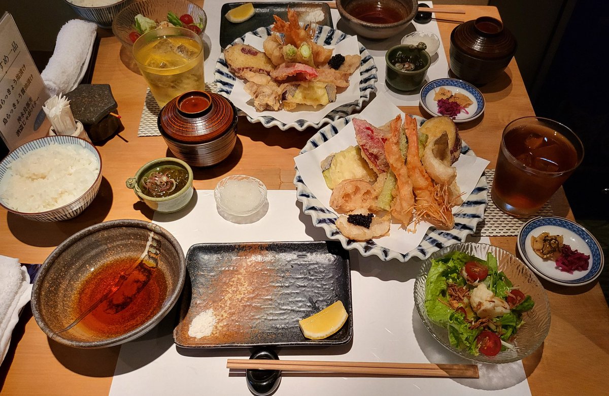 realnads meet realnads

The last person I got to see in Osaka was zuzu <a href="/MagariZushiki/">Zushiki⌘ ⦿</a> !!
We had a meal together, chatted, and time flew by so quickly.
The tempura was so delicious😋

I couldn’t help but laugh at the omikuji 😂
Let’s hang out again sometime!! Next time, please