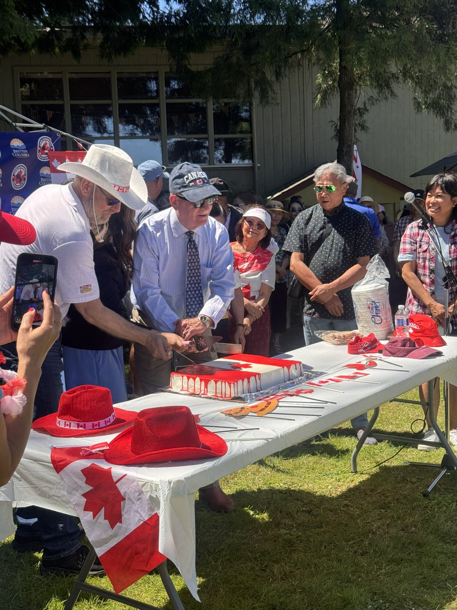 GarryBeggBC's tweet image. Celebrated an early Canada Day with the vibrant Laos Community Association of BC — such a great day in the heat! Grateful for the warm welcome, the incredible food, and the chance to experience such rich culture.