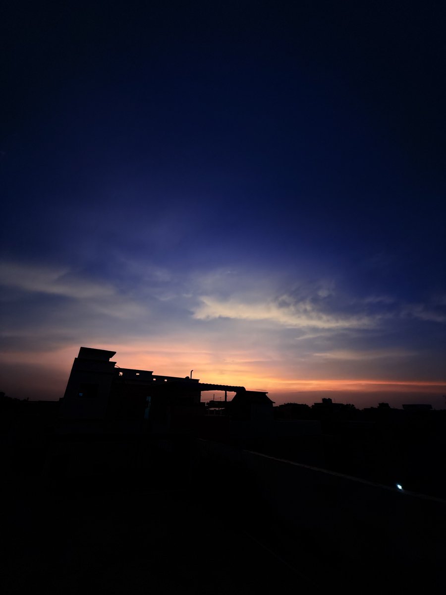 rohitwattsabh's tweet image. ये पंजाब के छोटे से शहर अबोहर की तस्वीर है, कुदरत के रंग देखिए कैसे निखरकर और उभरकर दिखाई दे रहे हैं, ये फ़ोटो एकदम orignal है, कोई फ़िल्टर नहीं और ना ही कोई एडिटिंग, अच्छा लगा तो एक Like जरूर करियेगा