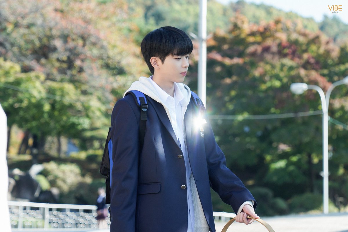 vibeactors's tweet image. [#TODAY_VIBE] [#차강윤]

표지호 같은 거 누가 좋아해﹖ 😒
 ㄴ 안녕하세요. ’누‘ 입니다•••🙋‍♀️

이번 주도 #표지호 와 함께
화목고로 등교해요 ❥🏫

-
📺 tvN &amp;lt;견우와 선녀&amp;gt; / 월·화 오후 8시 50분

#차강윤 #ChaKangYoon
#배우 #actor
#tvN #견우와선녀 #표지호
#drama #kdrama
