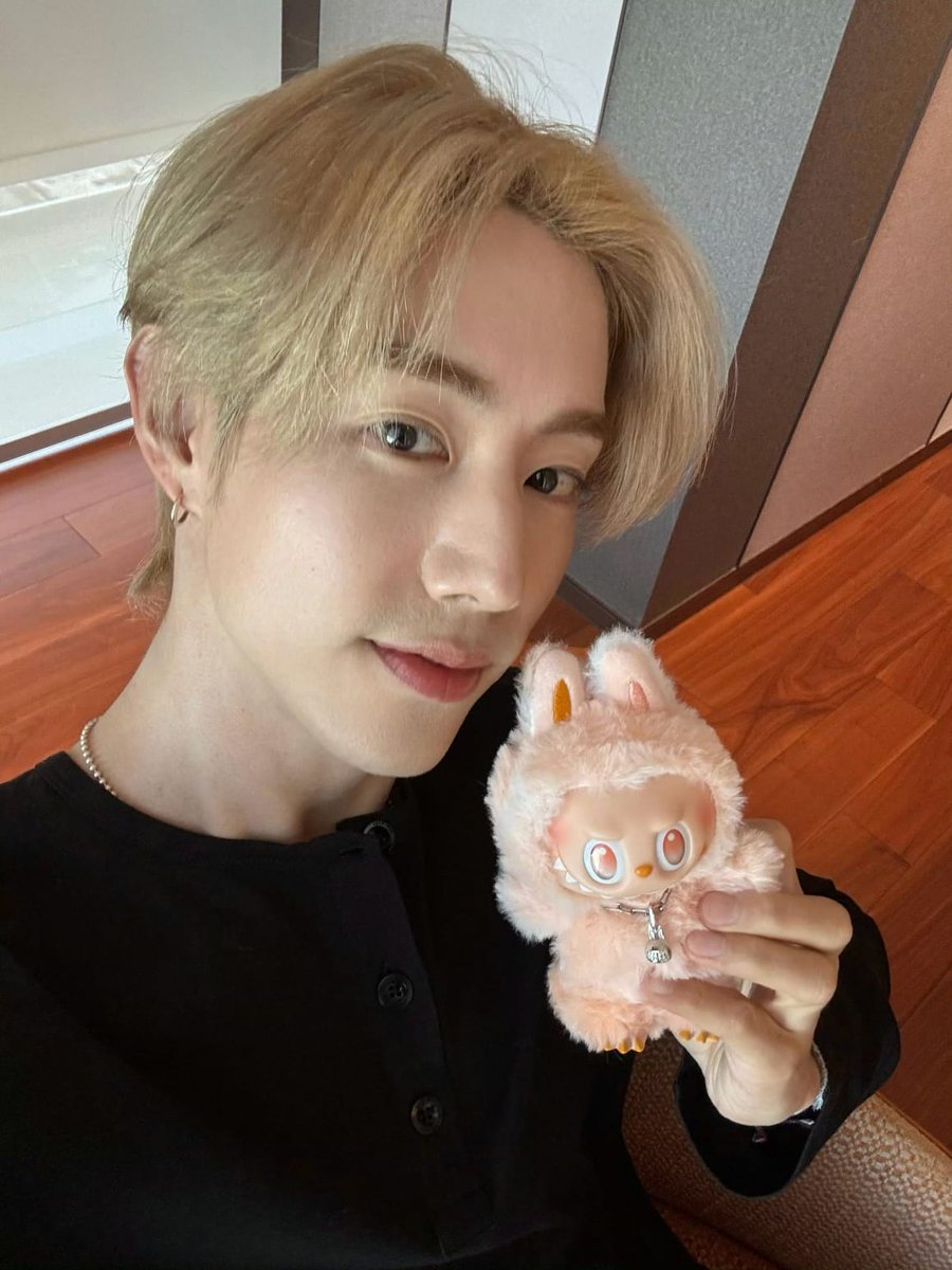 Pinkisunny7's tweet photo. #MarkYoungjae_InPeru
Siiiii vienen estaremos ahí de hechoooo 💚🫶🏼💖
@marktuan @YOUNGJAExArs @thehubeventspe https://t.co/33JS3cxGye