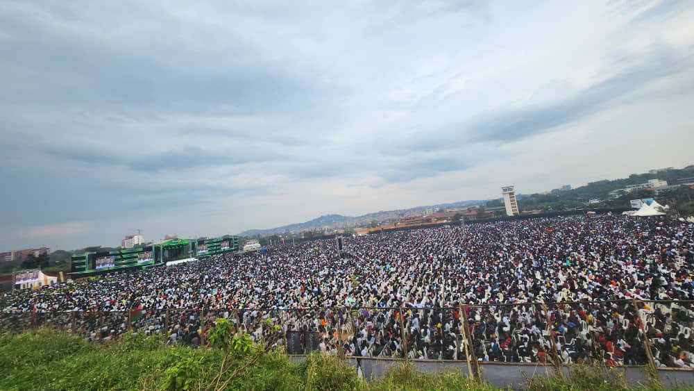 There's one thing you can never fake- fruit. Let them judge you, but they'll never produce more fruit than you.
~Apostle Grace Lubega 
#PhanerooAt11