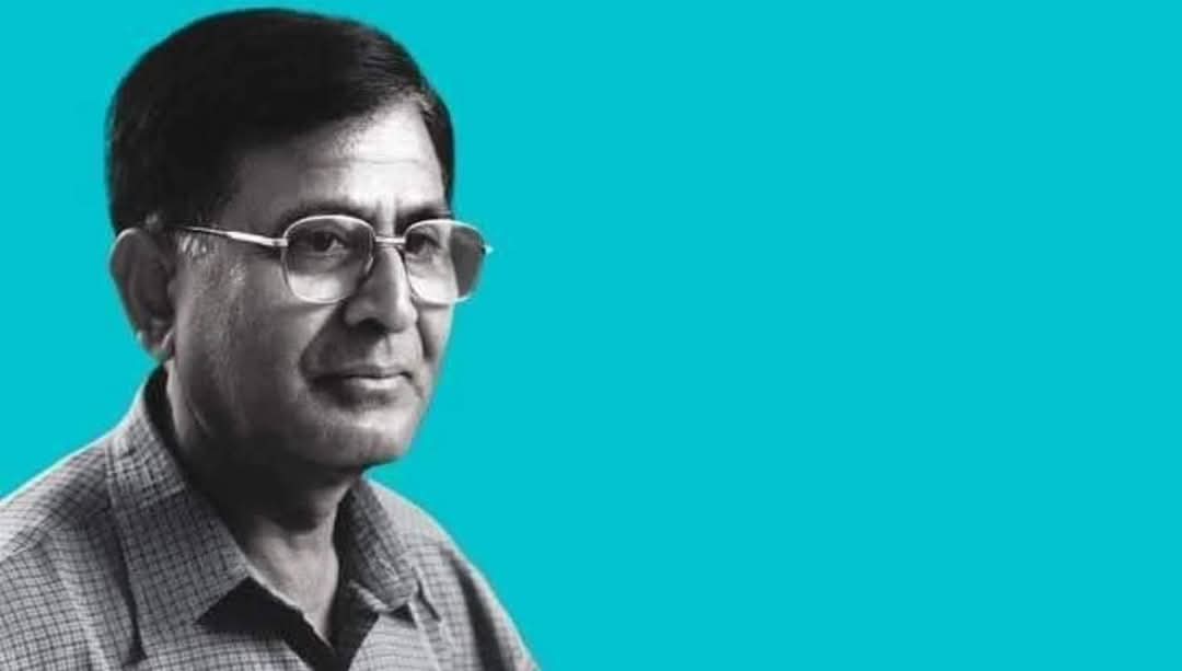 उसने जैसे ही अपना दर्द लिखा ,
वो दलित लेखक हो गया...

क्योंकि दुनियाँ ने
उसके दर्द के लिए भी
बना रखा था वर्ण...

पर नहीं हुआ कोई भी 
दर्द सवर्ण...

#जन्मदिवस_विशेष 🌻
#ओमप्रकाश_वाल्मिकी
<a href="/Kitabganj1/">Kitabganj</a>
