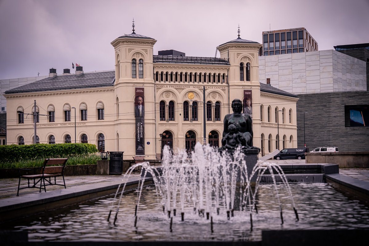 Oslo, Norway owes me nothing! Norwas has been so good to and for my family.
#oslo #norway #deadweek #familytime