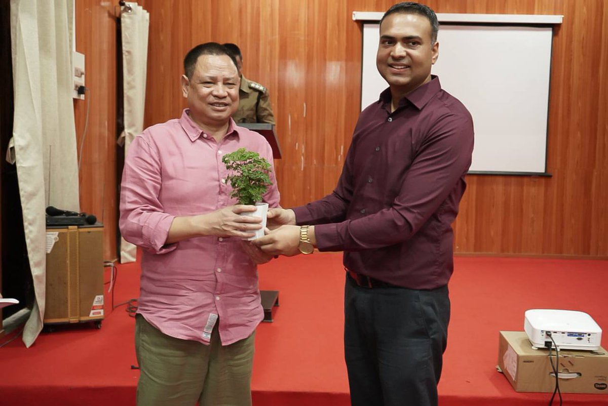 Hon’ble Minister Shri Biyuram Wahge inaugurated a workers’ club at Seijosa, Pakke-Kessang, dedicated to frontline forest staff and families of Pakke Tiger Reserve. The facility promotes recreation, welfare, and community engagement through various amenities.