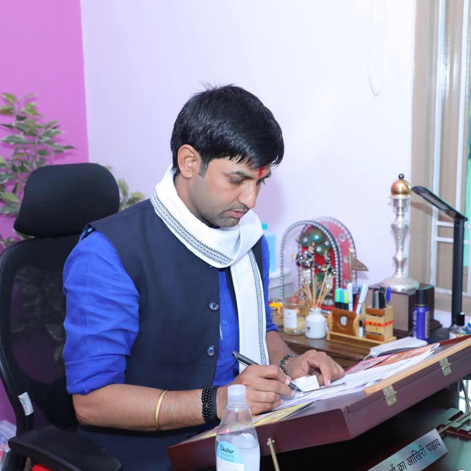 बगरू विधानसभा क्षेत्र से जन जन के लाडले माननीय विधायक डॉ० कैलाश वर्मा जी को जन्मदिवस की हार्दिक शुभकामनाएं।

<a href="/KailashvermaBJP/">Dr. Kailash Verma</a>