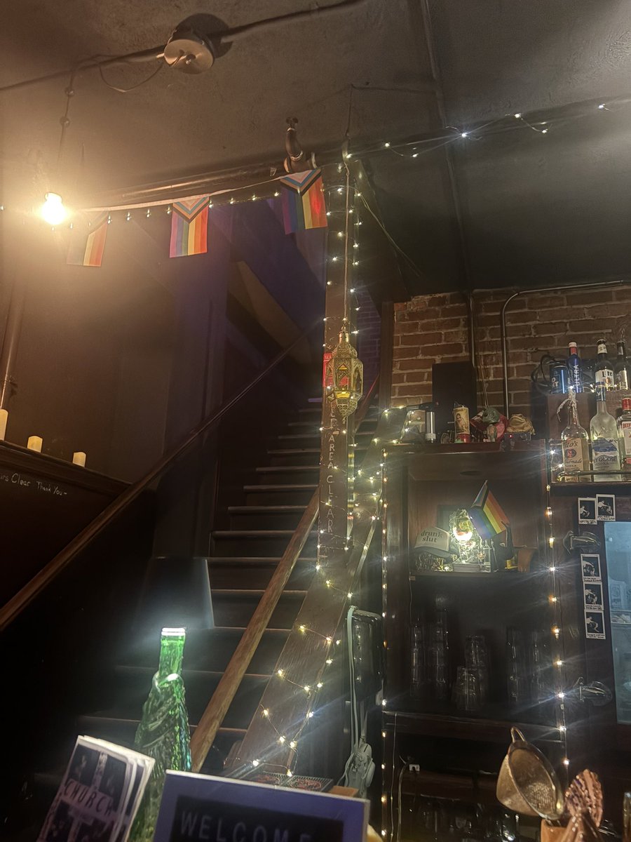 bjgtoe's tweet image. Newly discovered gay bar in Redlands🫶🏼