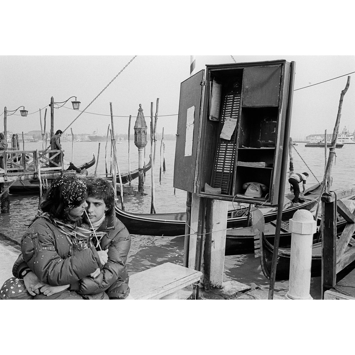 Thinking about a series of 10 small booklets. One of them could be "It Takes Two".
ITALY. Venezia. 22/02/1982. During carnival.