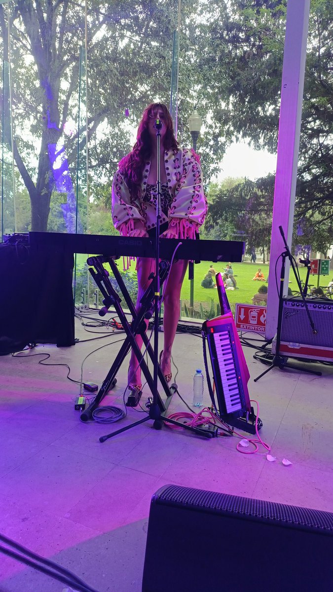 alfxne29's tweet photo. Hoy conocí a @Zemmoa. Fui muy feliz por verla por primera vez y poder abrazarla y tomarme fotos con ella. Disfruté demasiado cantar y bailar #TengoElPoder #MiAmorSoyYo #YaTeVi #TeEnterrareElTacon #WOW #Zemmoa https://t.co/vcFg43Rc25