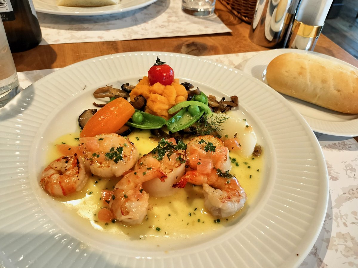 CrowdChef0123's tweet photo. こんシェフです🧑‍🍳

6月も今日で最後ですね
もう今年の半分終わりだなんて
震えます・・！😂

今日はボーナス支給日という方も
多いようで👛
まずは美味しいもの食べましょう！😆🍺

今週もよろしくお願いします！🙌

#企業公式夏のフォロー祭り 
#企業公式さんと繋がりたい https://t.co/5Jnne9mLhJ