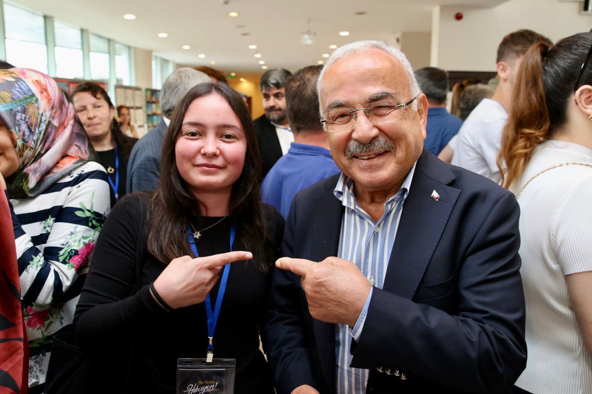Yeni haftanın sağlık, huzur ve bereketle gönüllerimize dokunmasını diliyor, tüm hemşehrilerime hayırlı ve mutluluk dolu bir hafta temenni ediyorum.