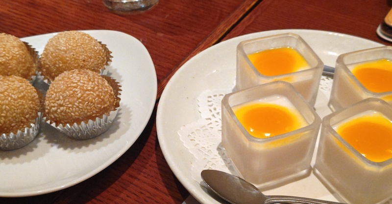 twalk_jp's tweet photo. トゥーイエローです！
無事完了したプロジェクトの打ち上げで、豪華な中華料理を堪能！
フカヒレスープに北京ダック、小籠包も絶妙で感動の連続。
エビチリのソースは他の海鮮にも合うのがわかって、これは今後の参考に◎
楽しい会話も弾んで、心も体も120％チャージされました！
#TWALK https://t.co/9EQ9VyLyOj