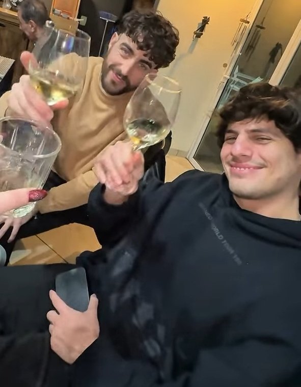 slavtechn's tweet photo. Ángeles míos lo amo hermosos 💖 https://t.co/nYBjwZslbV
