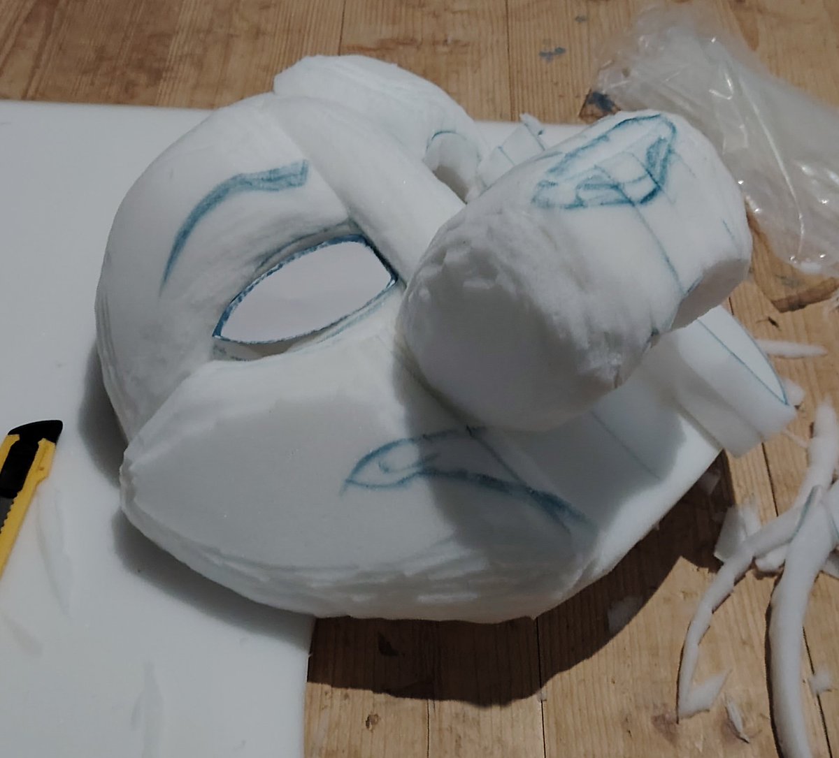 Sherlsup's tweet image. I can also make fursuits. 

I just started doing a fursuit for a friend.