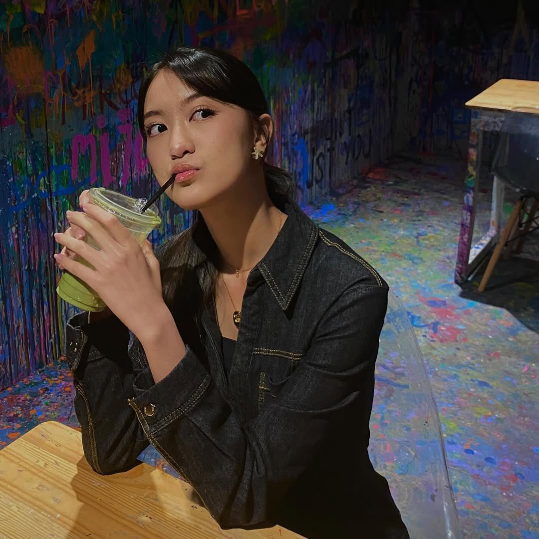 met siyangg! udah pada makan siang belom bestt? ngopi ngopi? ngematcha ngematcha?🍵