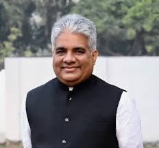 Binay Kumar Singh (@binaybharat) on Twitter photo भारत सरकार में केंद्रीय मंत्री श्री <a href="/byadavbjp/">Bhupender Yadav</a> जी को जन्मदिन की हार्दिक शुभकामनाएं।
प्रभु आपको उत्तम स्वास्थ्य, दीर्घायु और निरंतर सफलता का आशीर्वाद दें।
#HappyBirthday
#BhupenderYadav भारत सरकार में केंद्रीय मंत्री श्री <a href="/byadavbjp/">Bhupender Yadav</a> जी को जन्मदिन की हार्दिक शुभकामनाएं।
प्रभु आपको उत्तम स्वास्थ्य, दीर्घायु और निरंतर सफलता का आशीर्वाद दें।
#HappyBirthday
#BhupenderYadav
