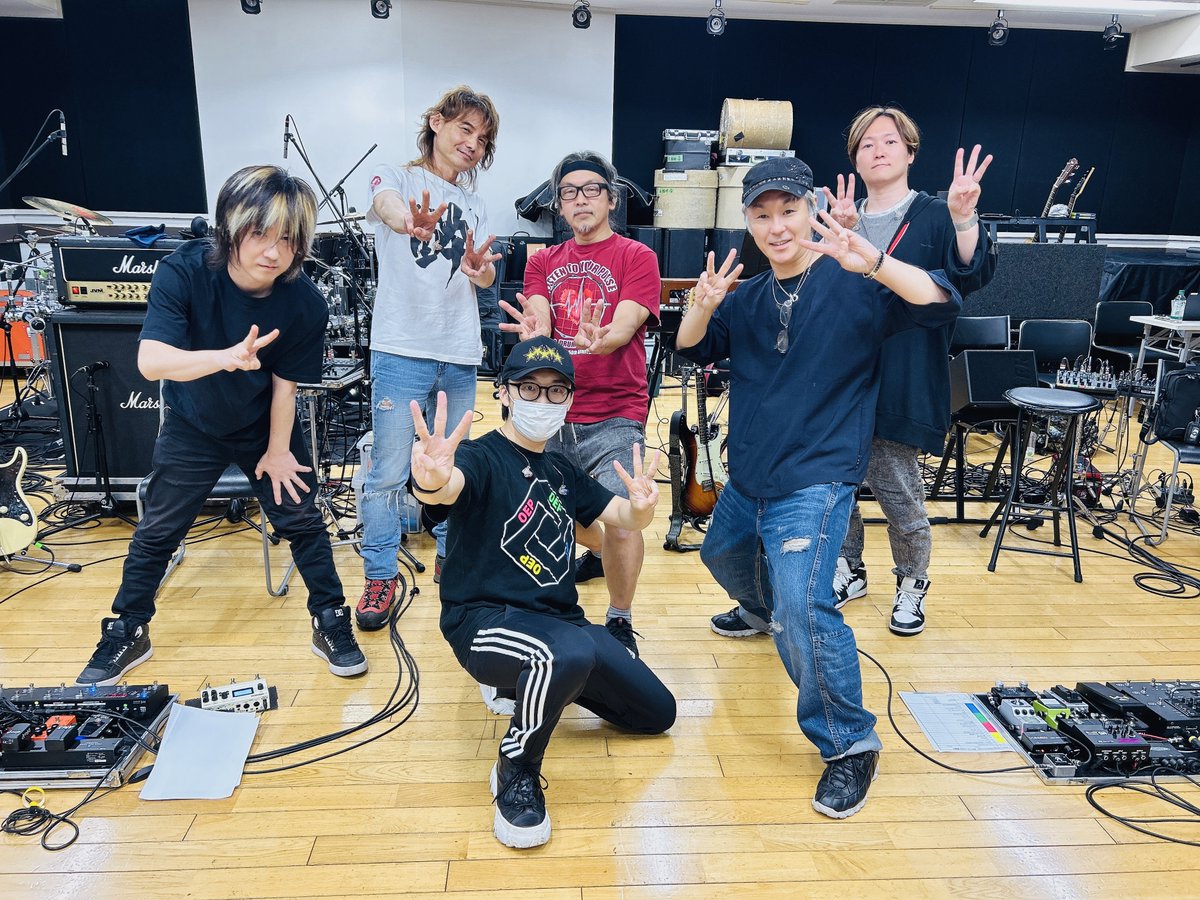おれパラ2025- 夏場所-

＼公演当日まであと2日！！／
リハーサル終わりの寺島さんとバンドメンバーをパシャリ📷✨

✨好評発売中✨
ABEMA PPV配信チケットはこちらから
abema.tv/live-event/1d5…