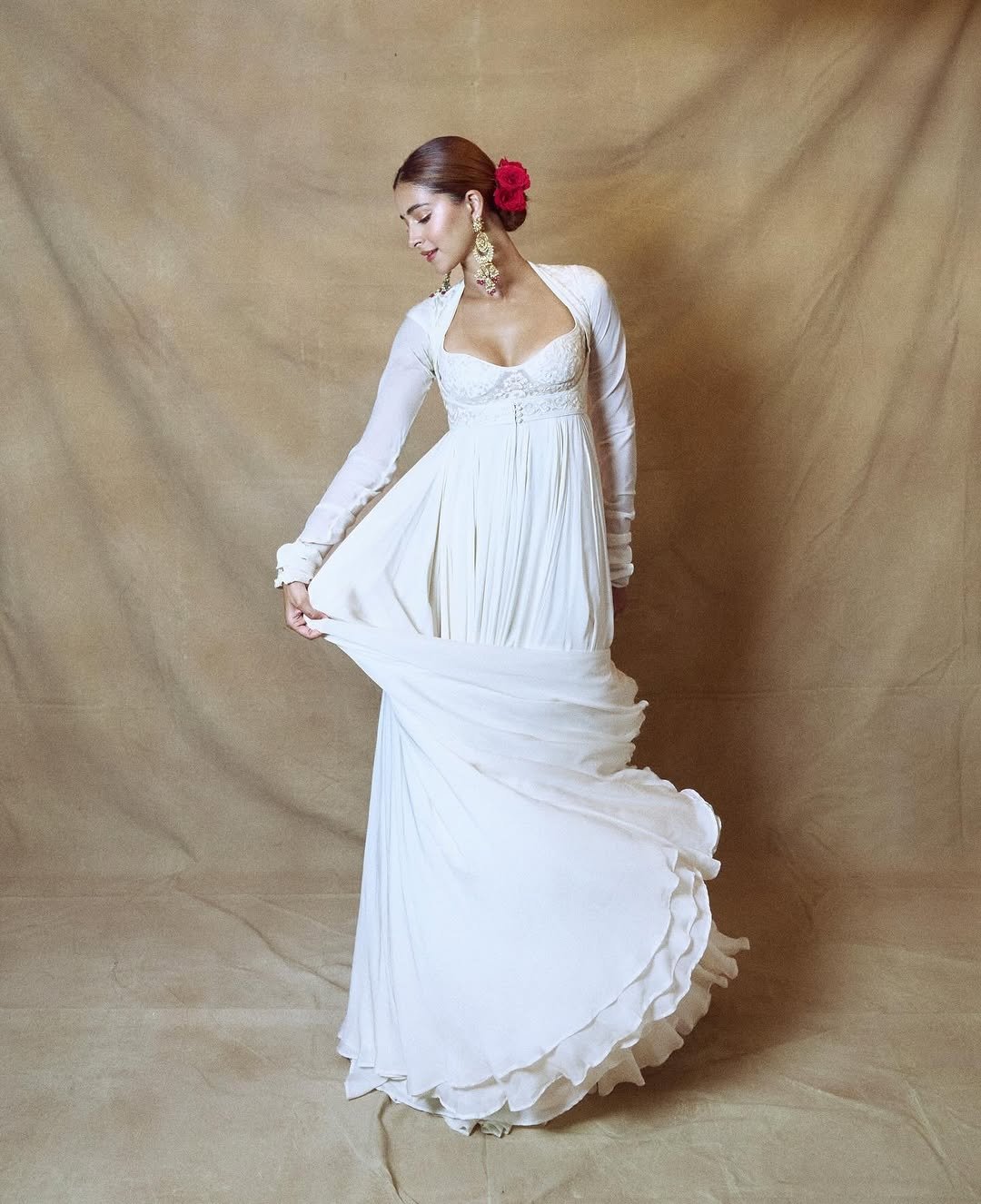 GuqvuCtaAAAPhao?format=jpg&name=large