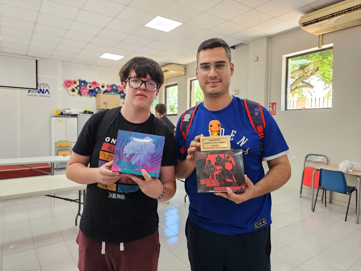 Nuestros jugadores brillan en la 4ª jornada del circuito Santa Ana Friki en Murcia, entre 57 jugadores.

<a href="/JoseLopezJ10/">Jose López</a> ganó el torneo con Gholdengo y <a href="/Viablade/">Pablo Jimenez Castejon 🔜Frankfurt Regionals 2025</a> logró un merecido 2° con Gardevoir.

Gracias a Santa Ana Friki por apoyar a la comunidad Pokémon.

¡Seguimos sumando!